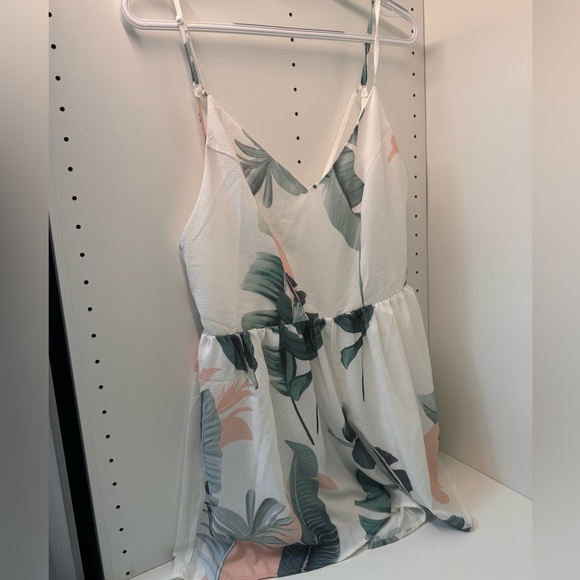 Cute summer floral romper - Picture 1 of 5